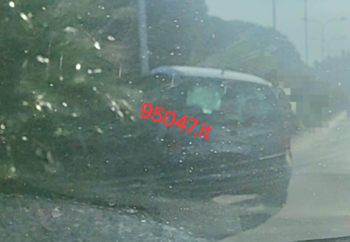 INCIDENTE IN CORSO ITALIA A PATERNÒ: SCONTRO AUTO CON CAMION, FORTUNATAMENTE NESSUN FERITO GRAVE - 