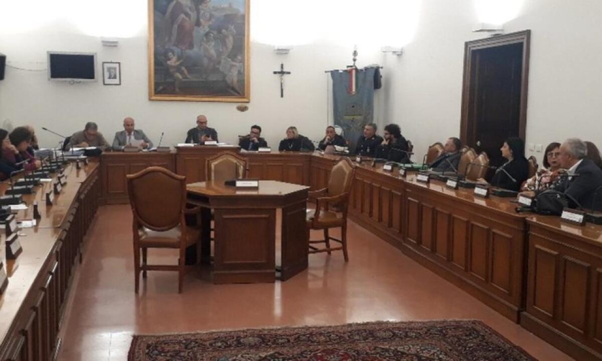 PATERNÒ, VIA LIBERA AL BILANCIO COMUNALE: LA CONSIGLIERA LAURIA PRONTA A PRESENTARE MOZIONE DI SFIDUCIA AL SINDACO - 
