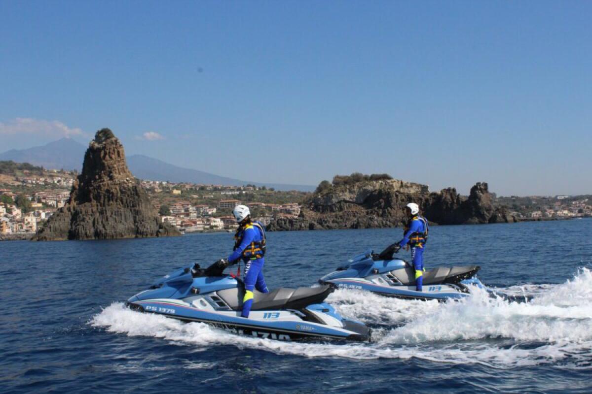 OPERAZIONE ESTATE SICURA: 500 PERSONE IDENTIFICATE E 190 IMBARCAZIONI CONTROLLATE LUNGO LA COSTA DI CATANIA - 