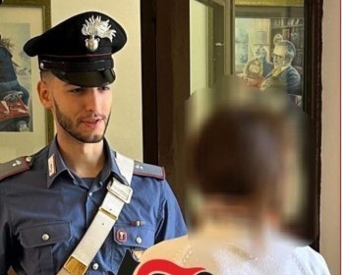 SANTA MARIA DI LICODIA. PRETENDE DI PARLARE CON LA EX E LE ROMPE LA PORTA DI CASA, MA INTERVENGONO I CARABINIERI E LO ARRESTANO. - 