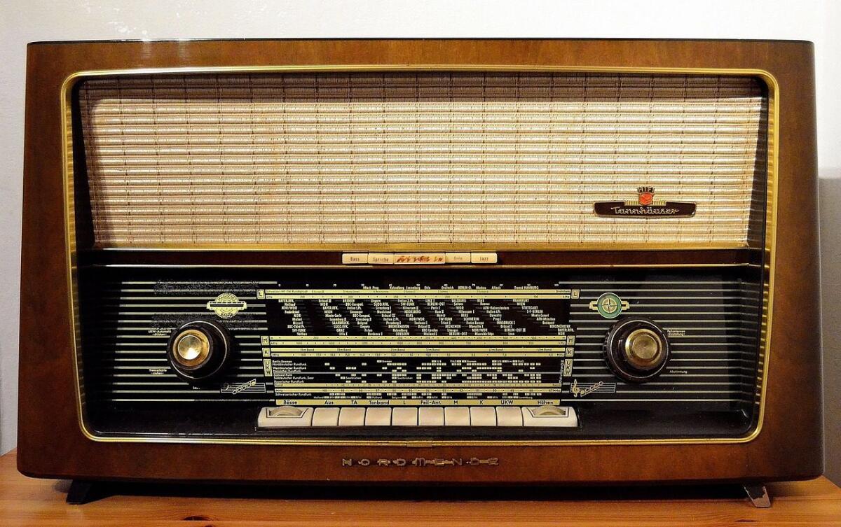 TANTI AUGURI ALLA RADIO: IL PRIMO ANNUNCIO AVVENNE 100 ANNI FA, IL 6 OTTOBRE 1924 - 