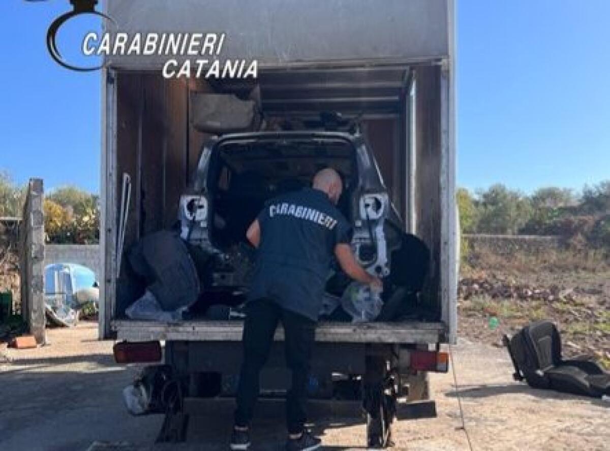 PATERNÒ.  SCOPERTO DEPOSITO CLANDESTINO DI AUTO RUBATE: DUE ARRESTI - 