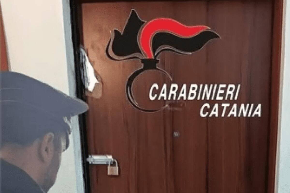 GIARRE, TENTANO DI OCCUPARE LA CASA DI UNA INVALIDA: DENUNCIATI - 