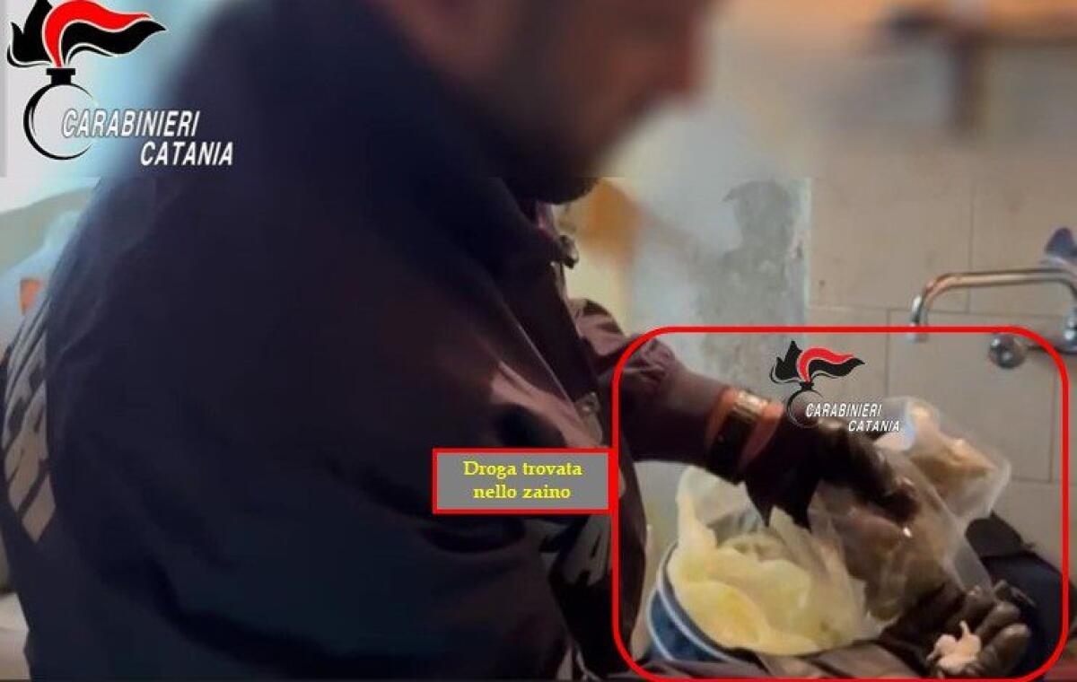 CATANIA. SPACCIAVA ALLA GUIDA DELLA SUA FIAT PANDA, ARRESTATO 54ENNE - 