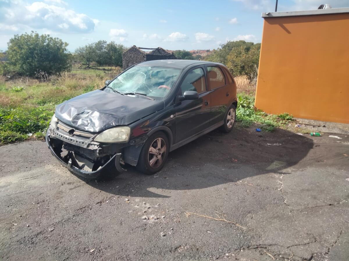 INCIDENTE A BELPASSO: DUE FERITI IN SCONTRO TRA AUTO E MOTO - 