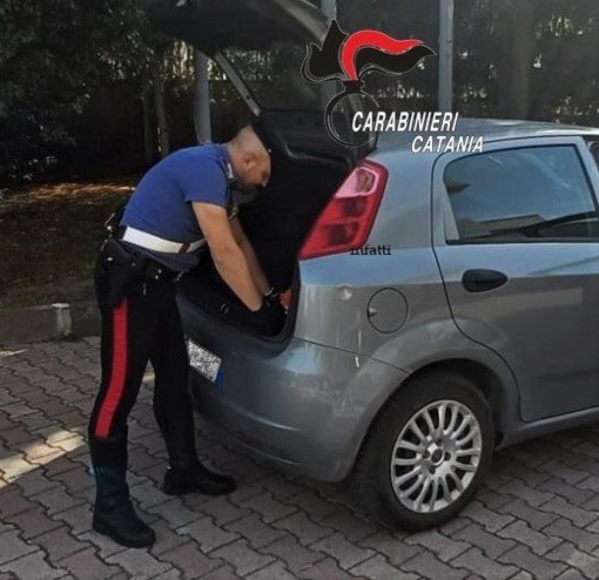 AI DOMICILIARI RUBA UNA MACCHINA E TENTA DI SFUGGIRE AI CARABINIERI: ARRESTATO DOPO L’INSEGUIMENTO 59ENNE DI RAMACCA - 