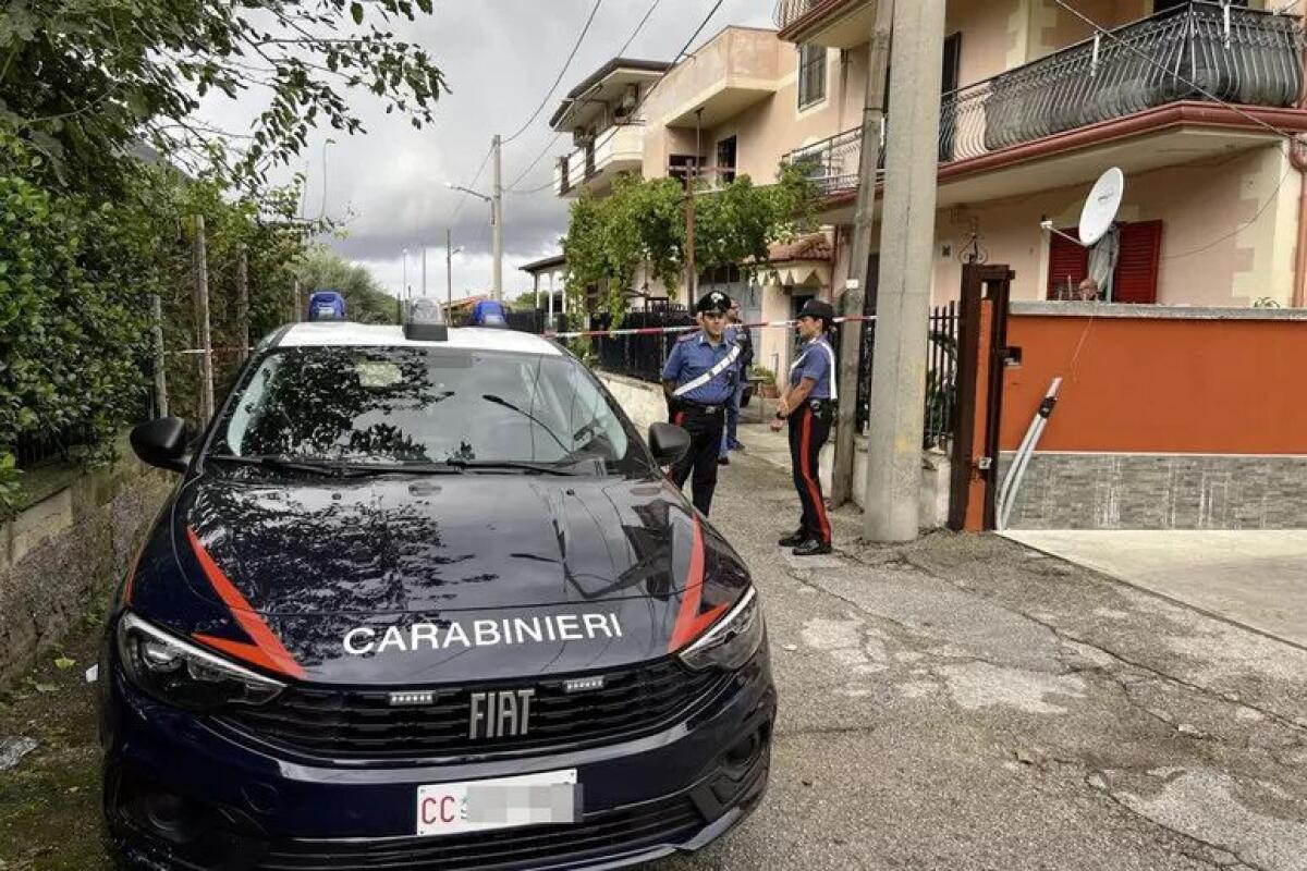 FEMMINICIDIO SHOCK A CASERTA: STRANGOLA LA MOGLIE DAVANTI AI FIGLI , I BIMBI MOSTRANO IN VIDEOCHIAMATA IL CADAVERE DELLA MAMMA ALLA ZIA - 