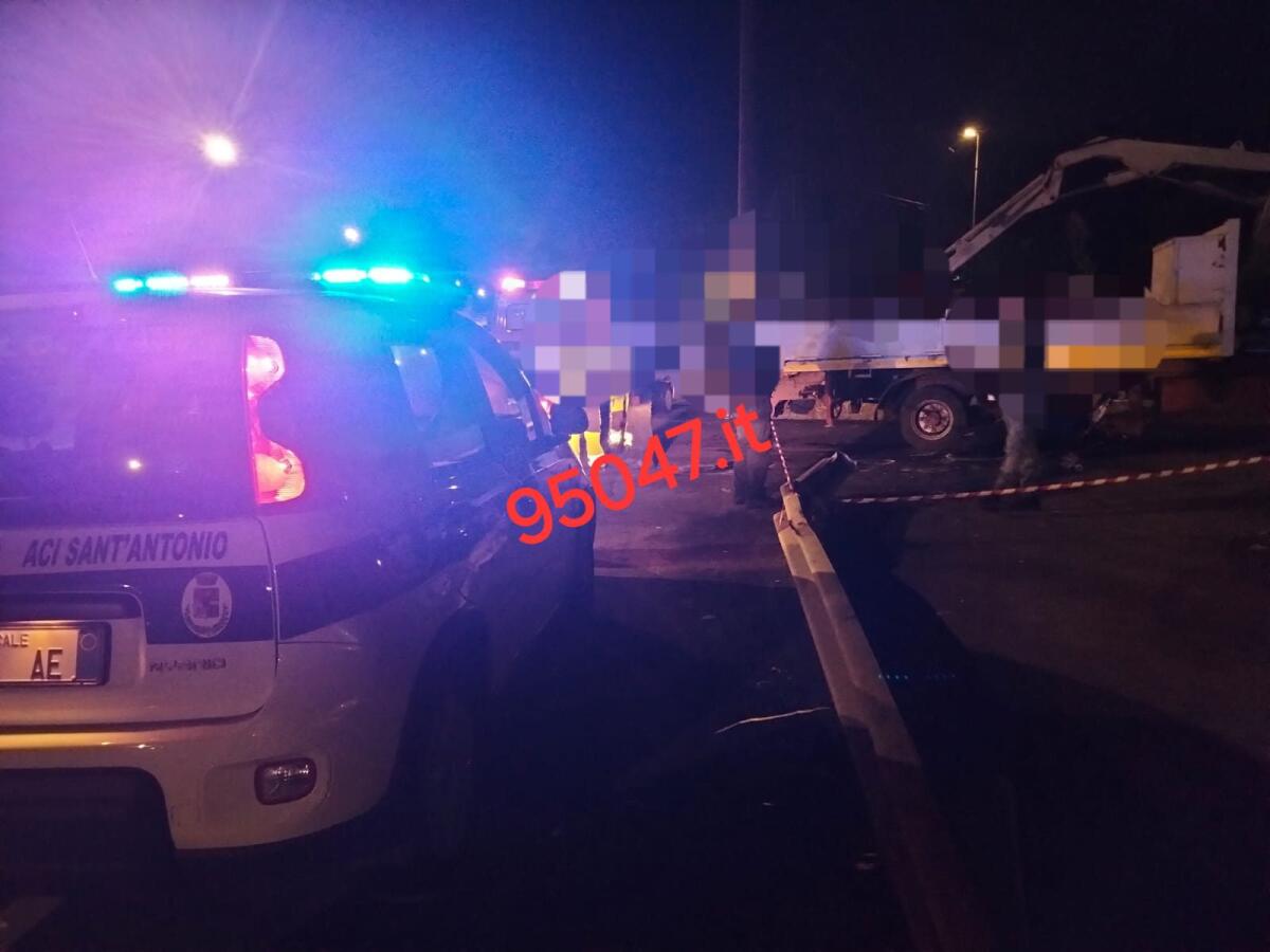 INCIDENTE MORTALE AD ACI SANT'ANTONIO: PERDE LA VITA 34ENNE - 