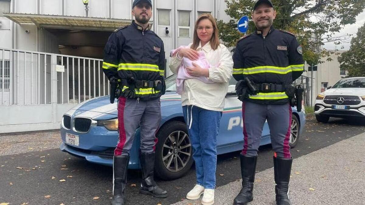 FIOCCO ROSA IN AUTOSTRADA: BIMBA NASCE SULLA MILANO-VENEZIA, MAMMA E NEONATA STANNO BENE - 