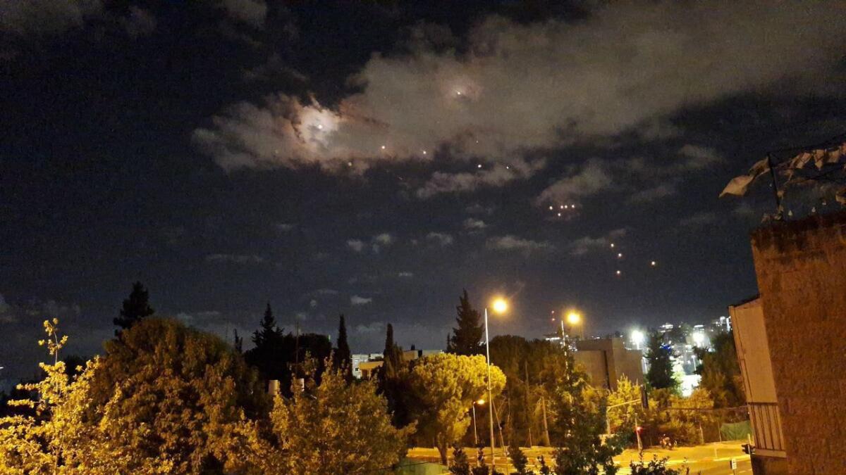 L'IRAN ATTACCA ISRAELE, PIOGGIA DI MISSILI SU GERUSALEMME E TEL AVIV. SIRENE IN TUTTO IN PAESE - 
