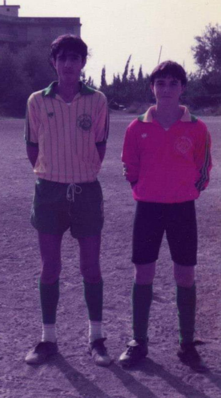 GLI ALLIEVI ECCELLENZA 1984 DEL BELPASSO SI RITROVANO PER UNA RIMPATRIATA STORICA DOPO 40 ANNI