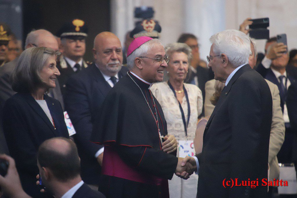 CATANIA: TROFEO CONI CON LA PRESENZA DI MATTARELLA, AD ACCOGLIERLO PURE LA RUSSA E GALVAGNO – LE FOTO