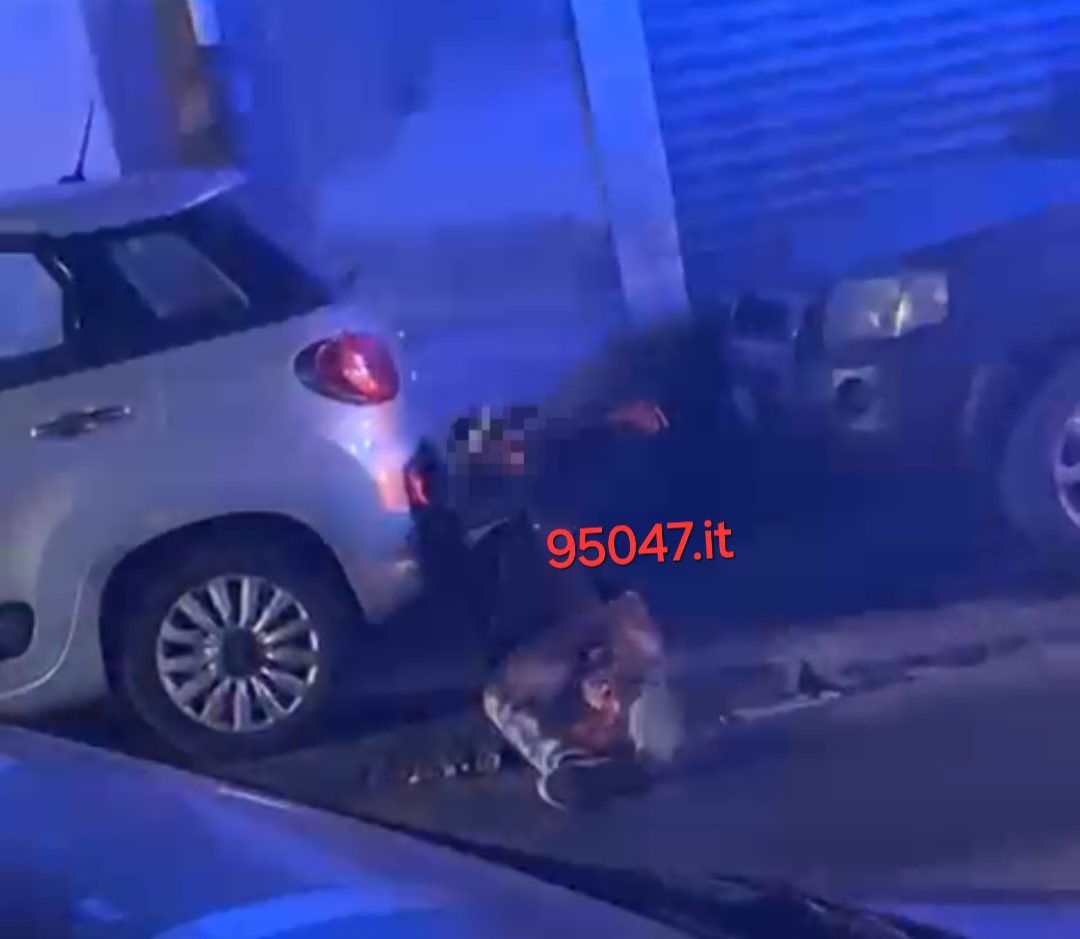 PAURA IERI SERA A PATERNO': UOMO IN STATO DI ALTERAZIONE BARCOLLA IN STRADA E SI AUTOLESIONA