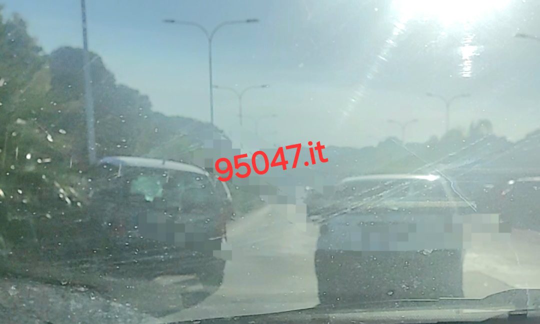 PATERNO': SCONTRO QUESTA MATTINA TRA AUTO E CAMION VICINO ALLA PISCINA COMUNALE, FERITO IL CONDUCENTE DELL'AUTO