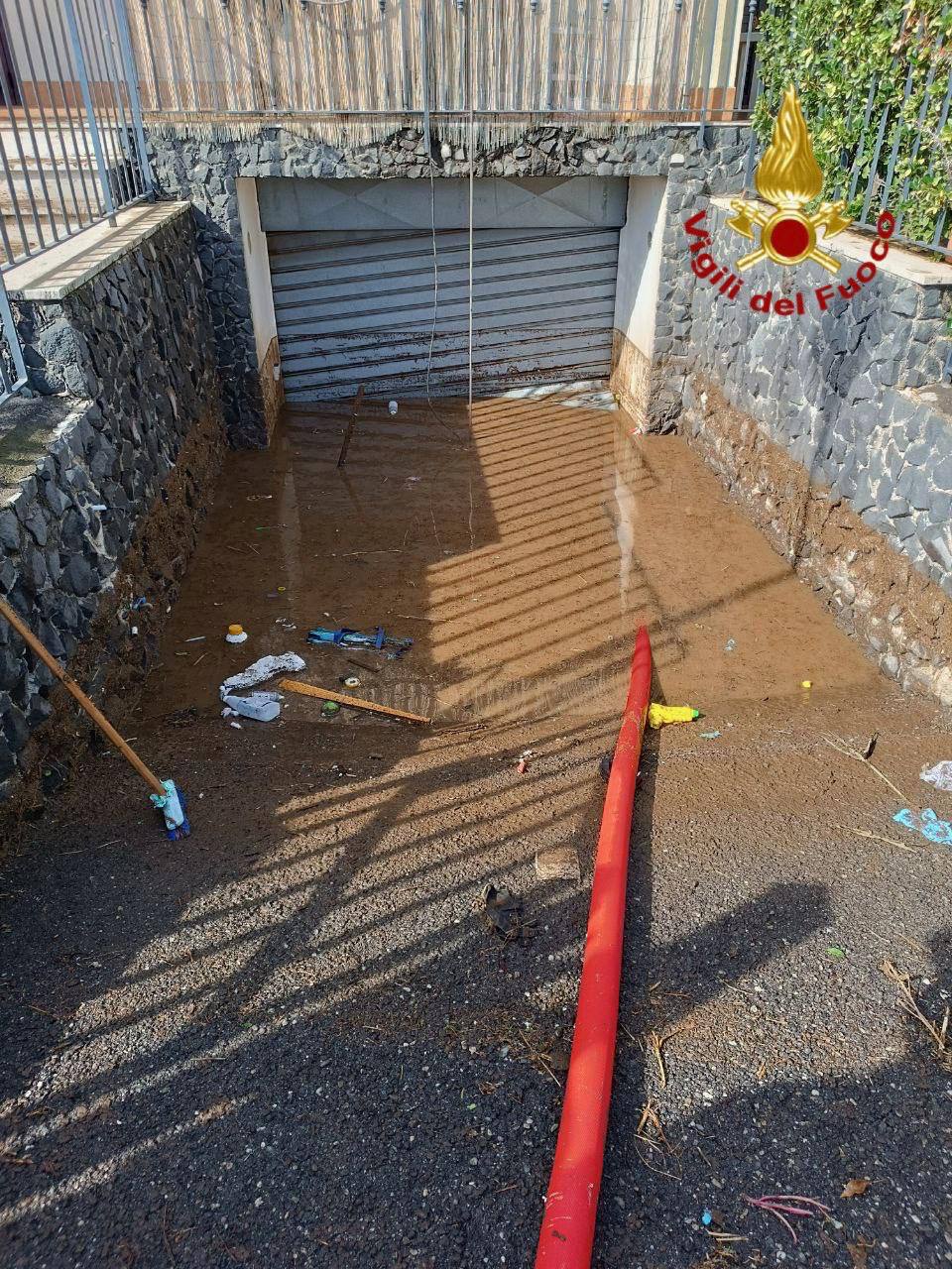 VIGILI DEL FUOCO IN AZIONE: 90 OPERAZIONI DI SOCCORSO NELLA PROVINCIA DI CATANIA