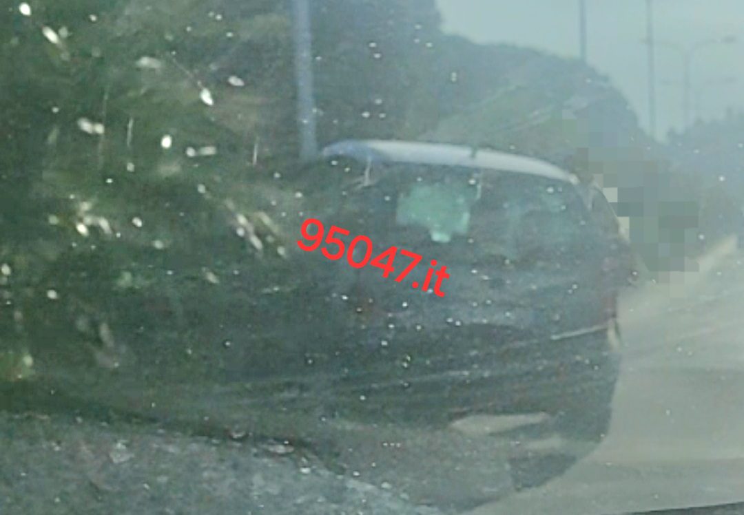 PATERNO': SCONTRO QUESTA MATTINA TRA AUTO E CAMION VICINO ALLA PISCINA COMUNALE, FERITO IL CONDUCENTE DELL'AUTO