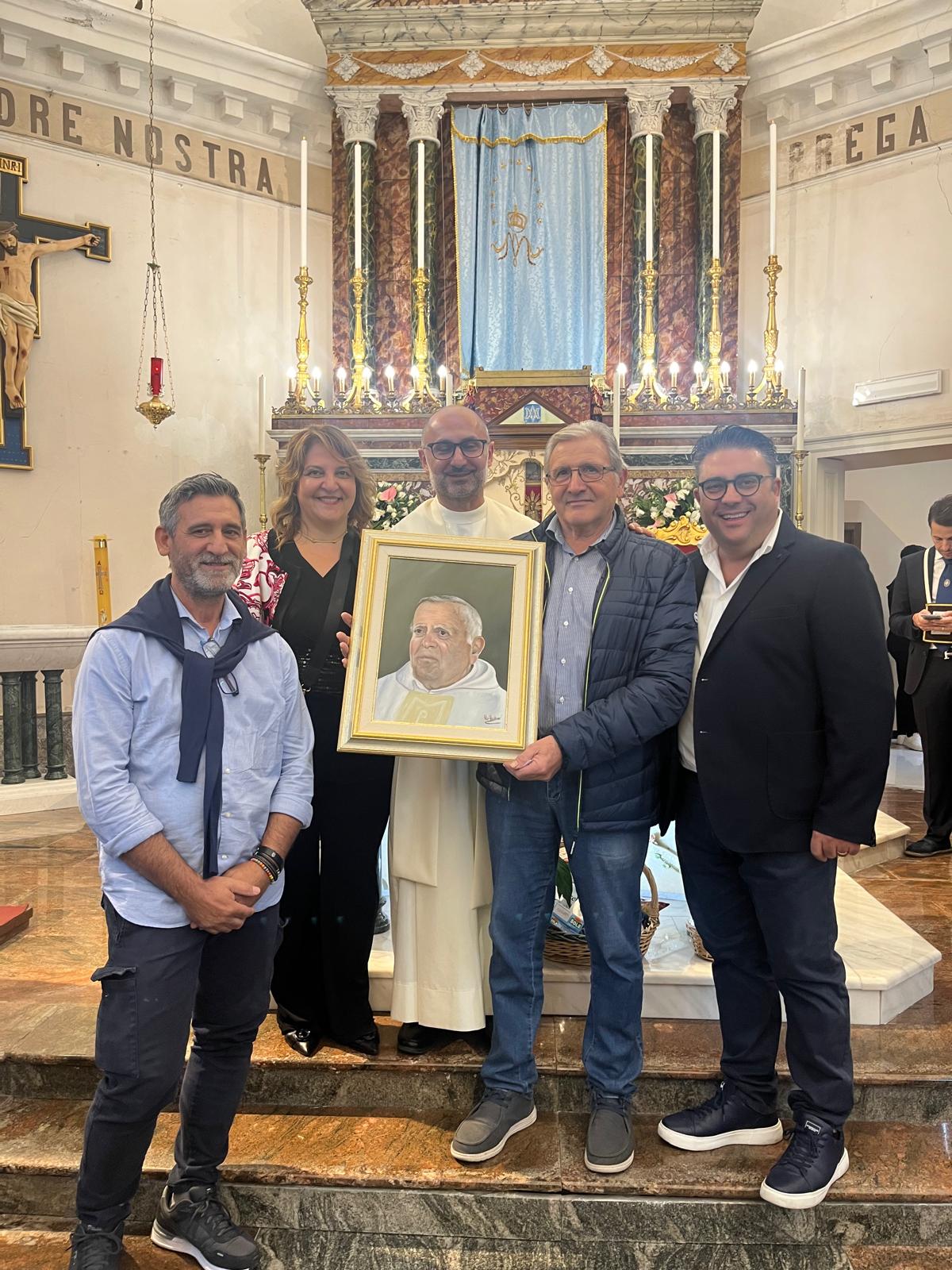 UN'OPERA D'ARTE PER RICORDARE PADRE MOSCHETTO: OMAGGIO DELLA COMUNITÀ DI RAGALNA