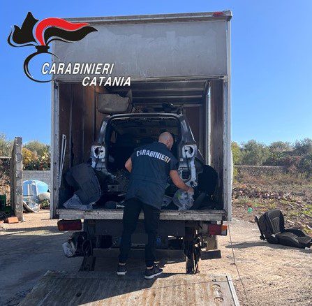 PATERNÒ. SCOPERTO DEPOSITO DI AUTO RUBATE: DUE ARRESTI