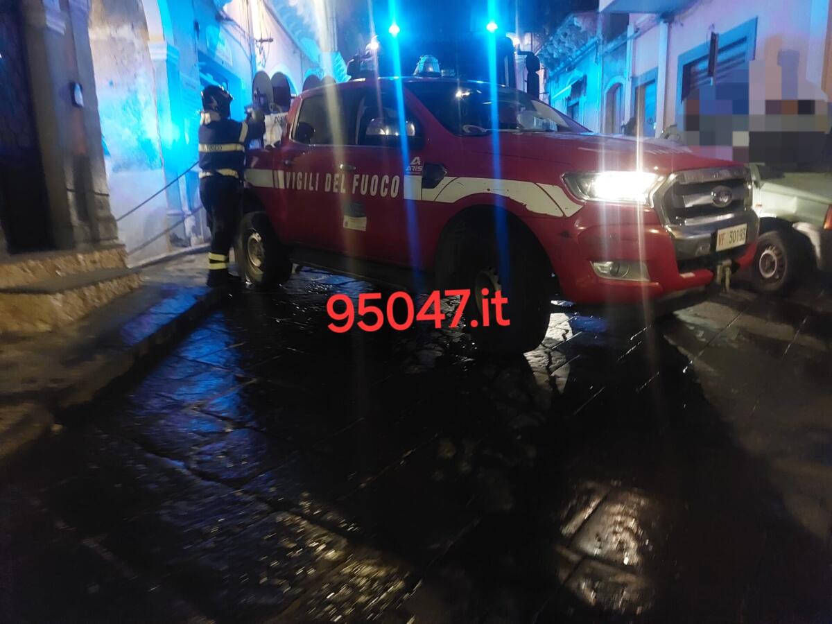 INCENDIO IN UN APPARTAMENTO A MOTTA SANT’ANASTASIA: PAURA MA NESSUN FERITO - 