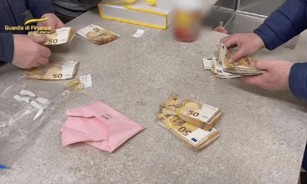 CATANIA: FRODI FISCALI CON FALSE FATTURE - SEI ARRESTI, 29 INDAGATI E SEQUESTRO DI 8,2 MILIONI E 28 SOCIETÀ - 