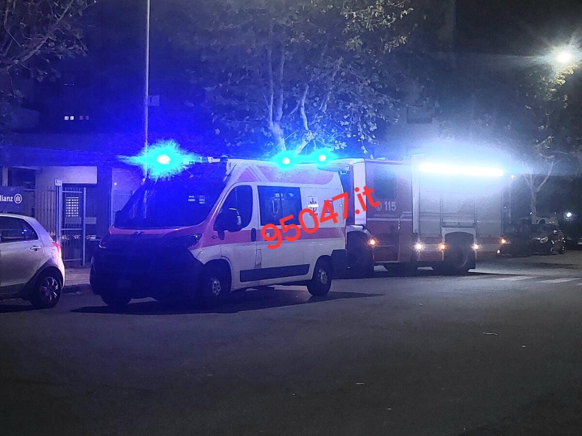 PATERNÒ. ANZIANO CADE IN CASA: SOCCORSO DAI VIGILI DEL FUOCO E TRASPORTATO IN OSPEDALE - 