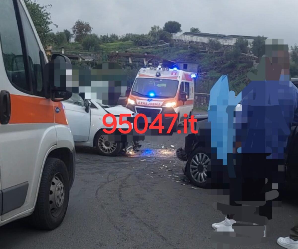 GRAVE INCIDENTE A BELPASSO: SCONTRO FRONTATE TRA DUE  500, DUE FERITI - 