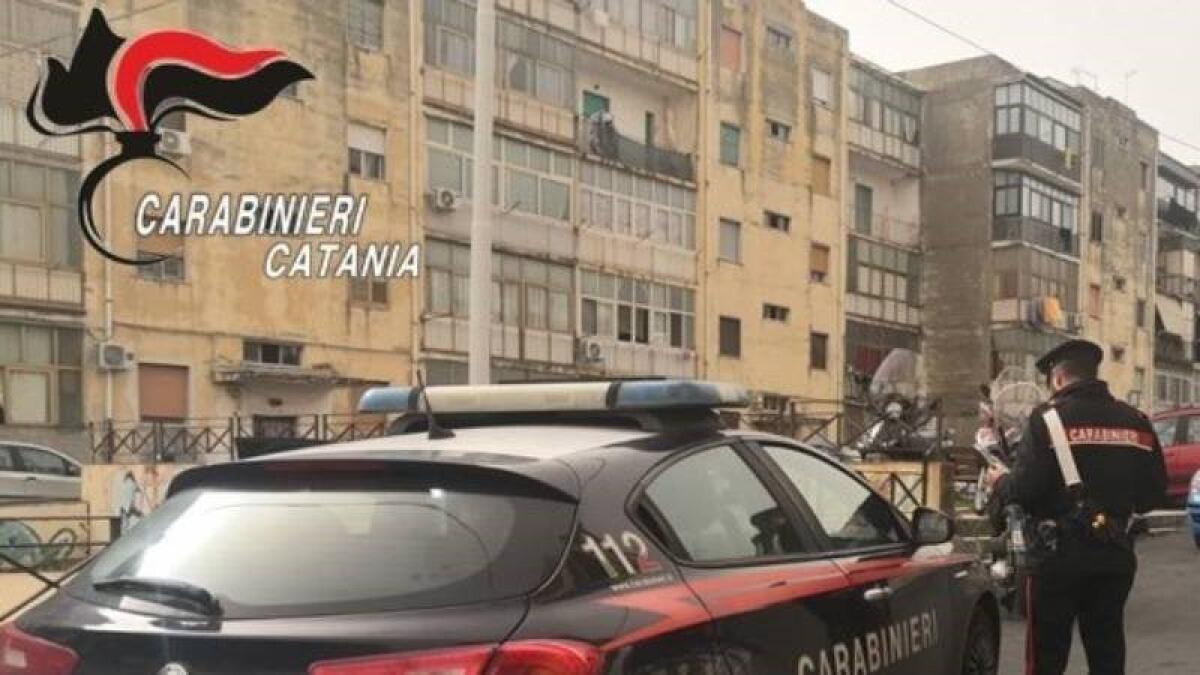 CATANIA. A SPASSO PER LA CITTÀ MA ERA AI DOMICILIARI: ARRESTATO DAI CARABINIERI FINGE DI ESSERE SUO FRATELLO - 