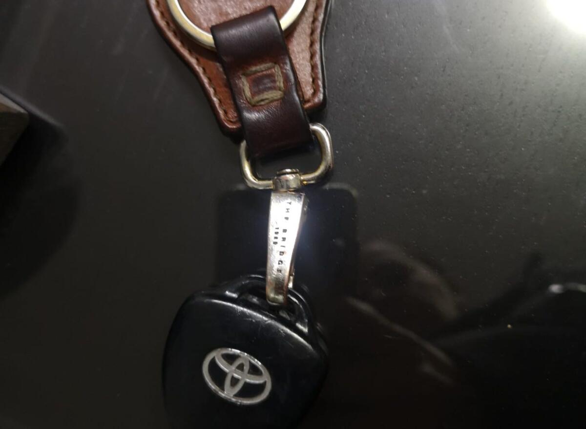 S.O.S. OGGETTI SMARRITI - CHIAVI TROVATE IN VIA VITTORIO EMANUELE - 