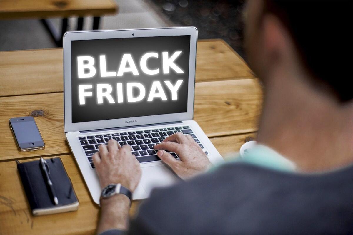 Black Friday: dalle origini fino al boom digitale. Le previsioni per il 2024 in Italia - 