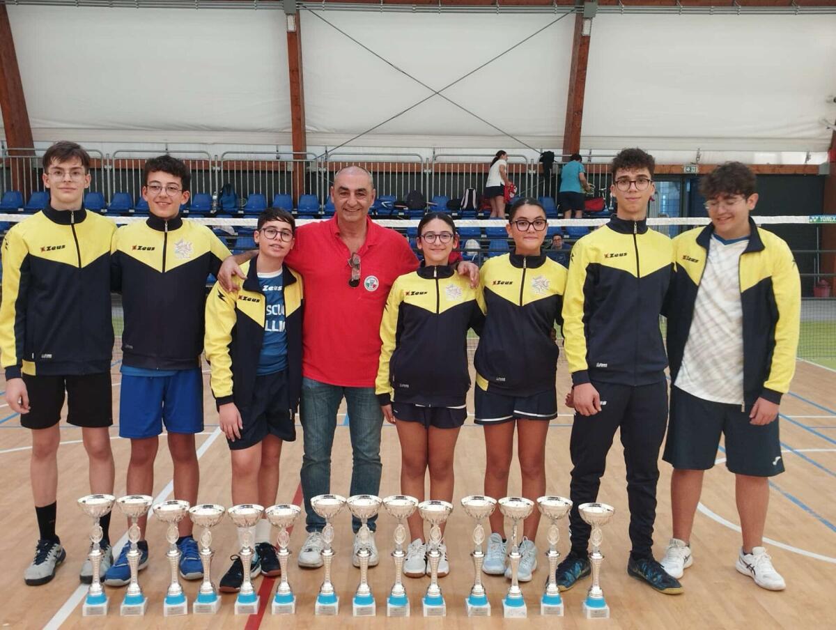 PATERNÒ BADMINTON TRIONFA AI CAMPIONATI REGIONALI UNDER DI MISTERBIANCO: BEN 7 ORI E NUMEROSE MEDAGLIE - 
