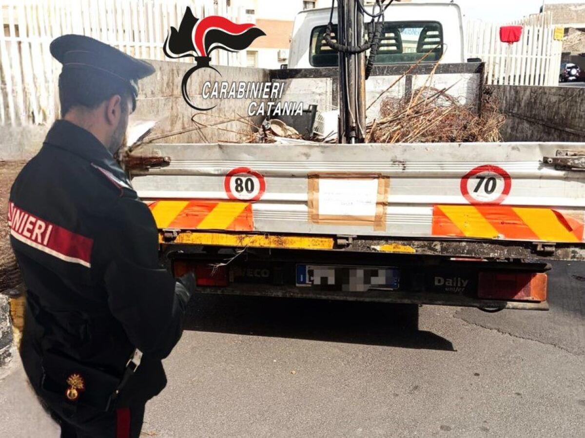 RANDAZZO: TRASPORTA ILLEGALMENTE RIFIUTI PERICOLOSI: DENUNCIATO DAI CARABINIERI - 