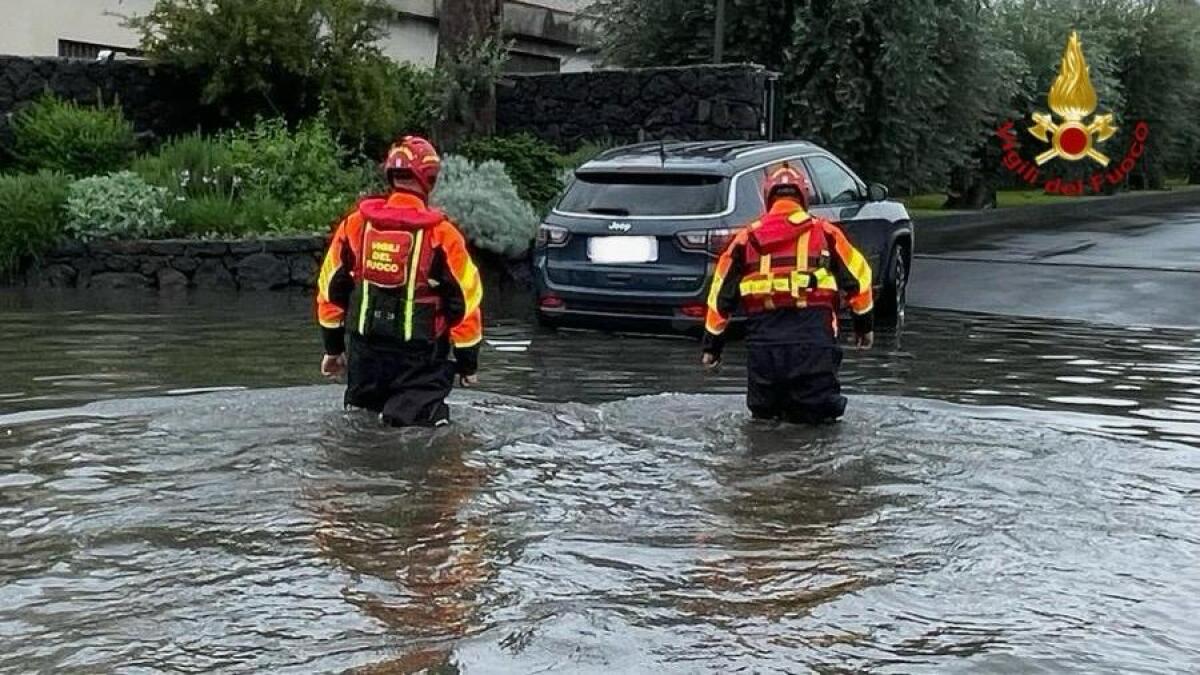 MALTEMPO, SOCCORSO A PERSONE A MISTERBIANCO: ALLAGAMENTI E DISAGI DA CATANIA A TUTTA L’AREA IONICA - 