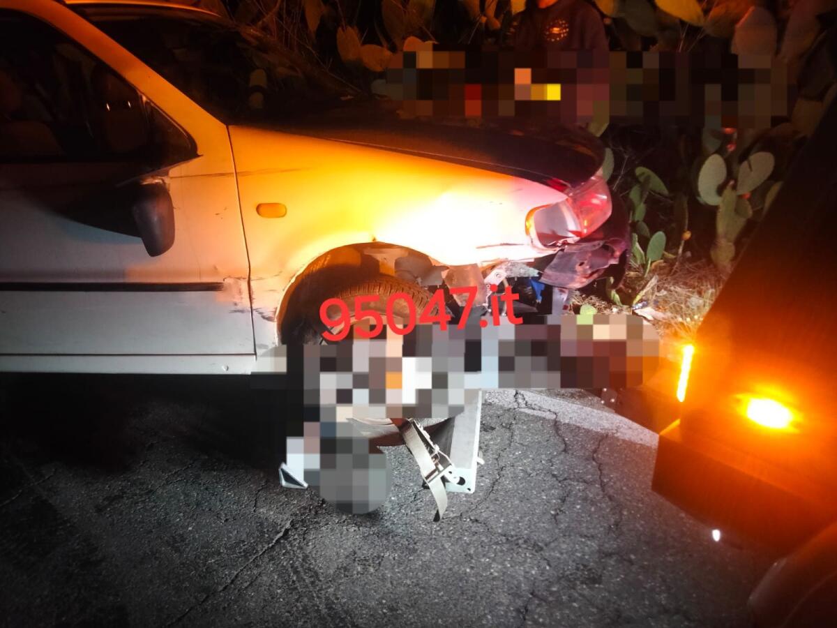 INCIDENTE STRADALE IN VIA MONGIBELLO: SCONTRO TRA DUE AUTO, TRAFFICO BLOCCATO MA NESSUN FERITO GRAVE - 