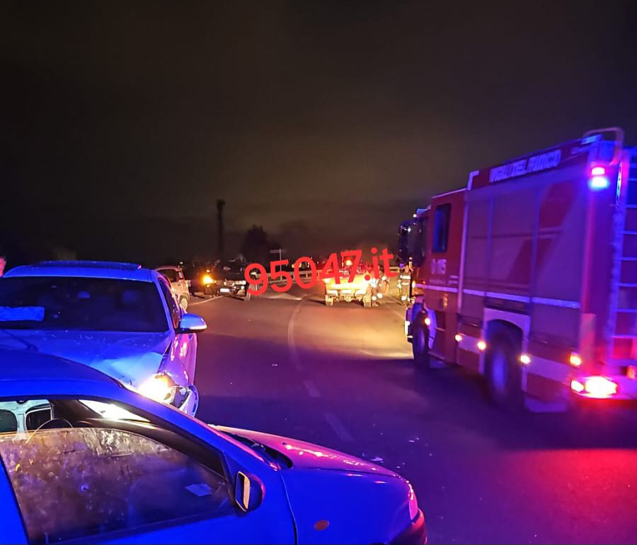 SANTA MARIA DI LICODIA. GRAVE INCIDENTE SULLA SP229II: ALMENO 3 FERITI NELLO SCONTRO TRA DUE AUTO