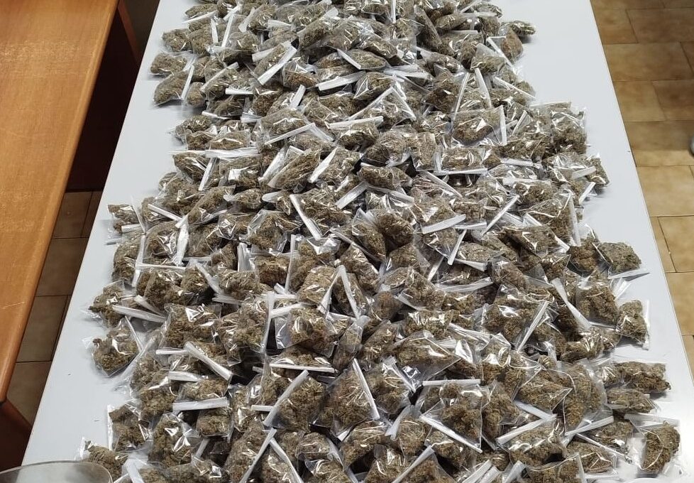 CATANIA. LA DROGA IN GARAGE. PICANELLO: SCOPERTI DALLA POLIZIA DI STATO 8 KG DI STUPEFACENTI.