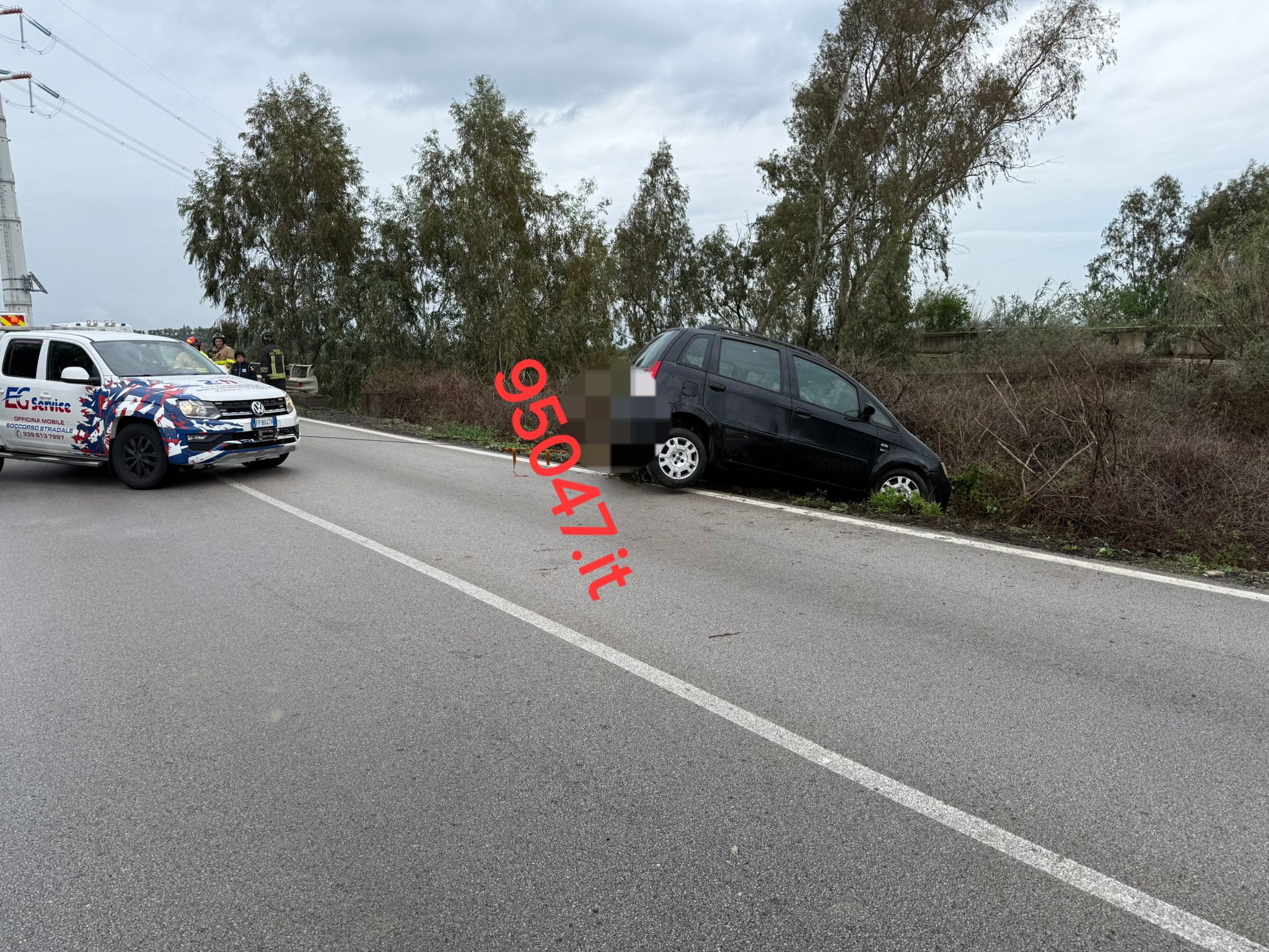 GRAVE INCIDENTE QUESTA MATTINA A BELPASSO. AUTO SI RIBALTA, FERITA UNA DONNA, ILLESI NEONATO E MARITO