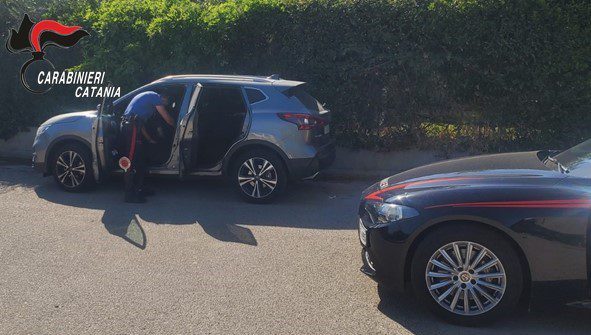 MASCALUCIA, LA DROGA PASSATA IN “BUSTINA”: DENUNCIATA 24ENNE