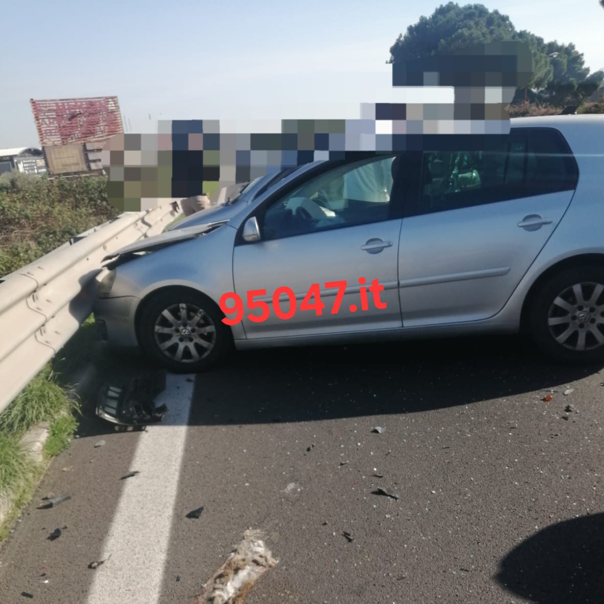 INCIDENTE SULLA SS 121: SCONTRO TRA DUE AUTO, UNA DONNA FERITA