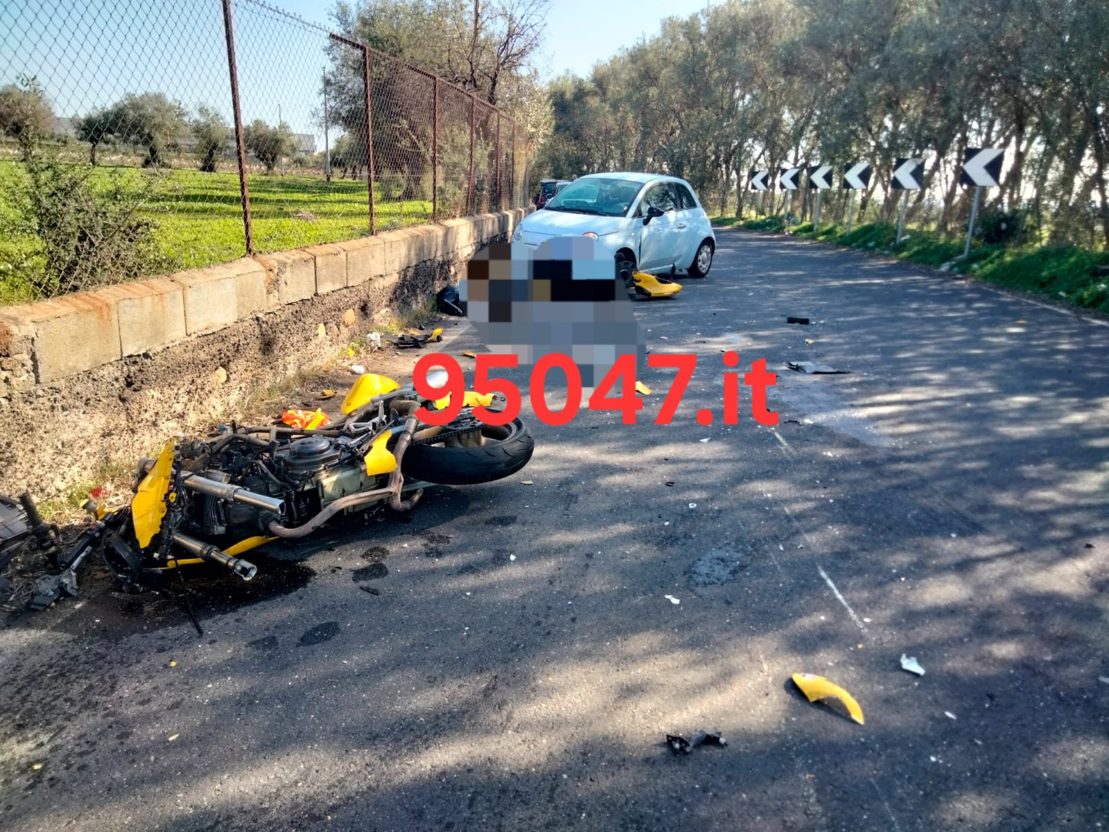 SCONTRO TRA MOTO E AUTO A MISTERBIANCO , FERITE DUE DONNE