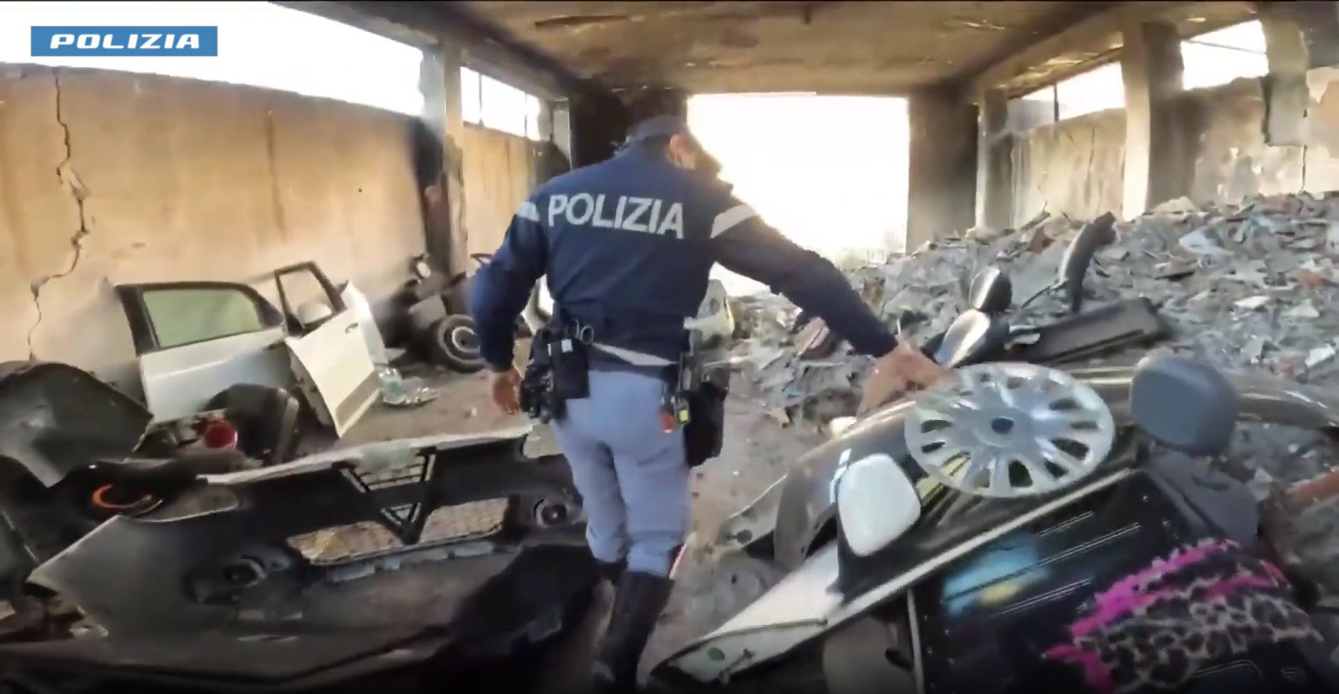 SCOPERTO CAPANNONE ADIACENTE ALLA SS121 USATO COME DEPOSITO DI PEZZI RUBATI: SEQUESTRO PER OLTRE 250MILA EURO