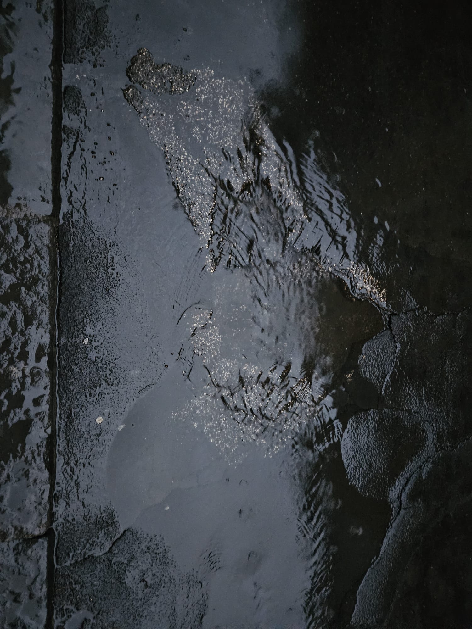 SEGNALAZIONI UTENTI: BUCA STRADALE IN VIA CIRCUMVALLAZIONE CAUSA DISAGI AI RESIDENTI