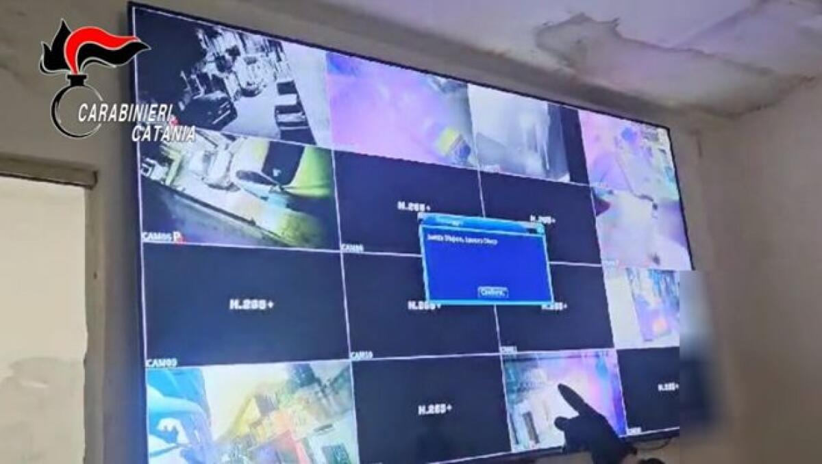 CATANIA. PALAZZINA BLINDATA USATA PER LO SPACCIO SMANTELLATA DAI CARABINIERI, DUE ARRESTI - 