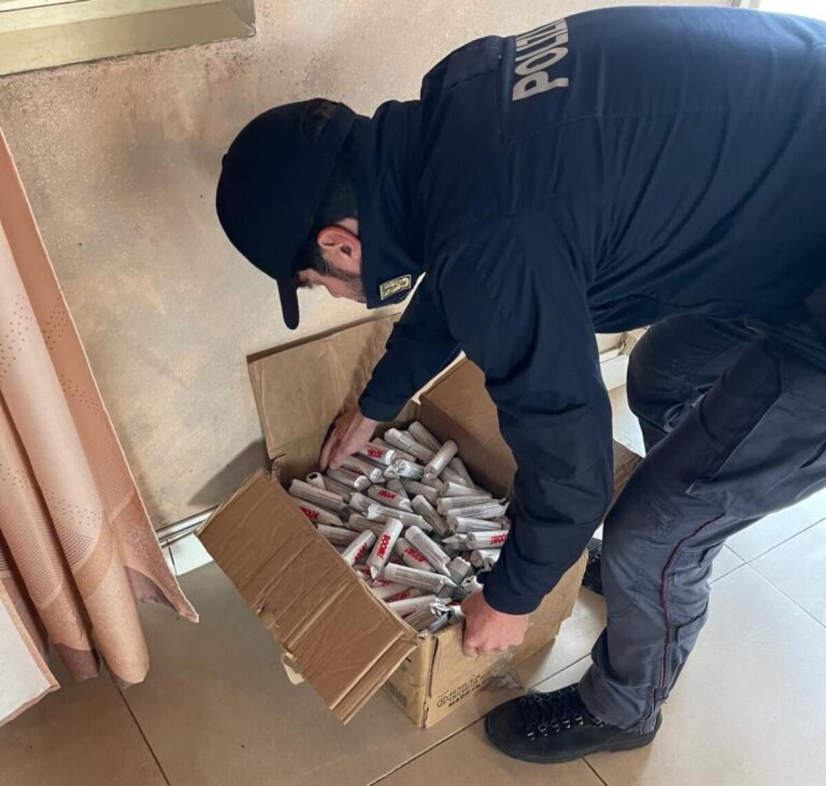 BLITZ DELLA POLIZIA A SAN FRANCESCO LA RENA: 34ENNE ARRESTATO CON OLTRE 500 KG DI FUOCHI D’ARTIFICIO - 