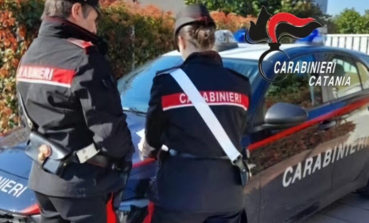 ADRANO. VIAGGIAVA IN AUTO CON DUE COLTELLI A SERRAMANICO, DENUNCIATO - 