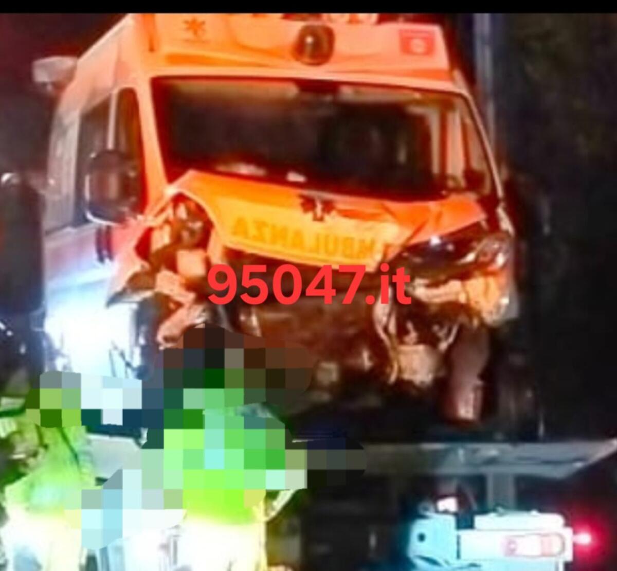 GRAVE INCIDENTE A PALAZZOLO SCONTRO TRA AUTO E AMBULANZA, SEI FERITI - 