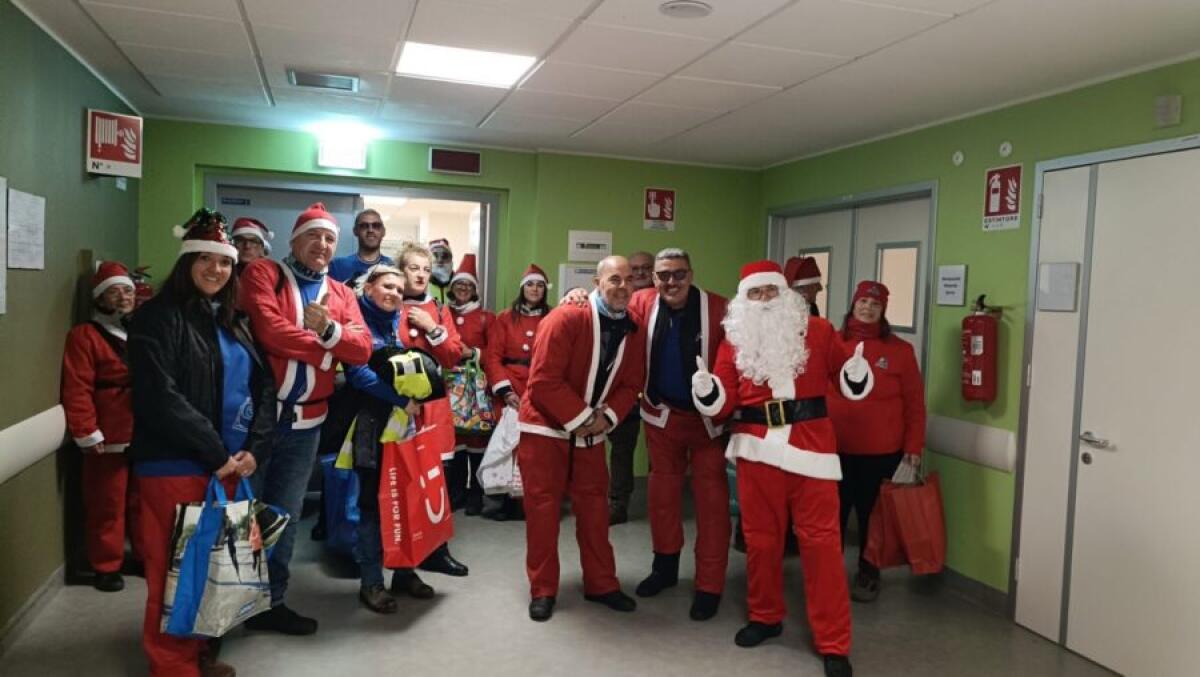 MOTOCICLISTI DAL CUORE GRANDE: BABBO NATALE IN PEDIATRIA AL SAN MARCO - 