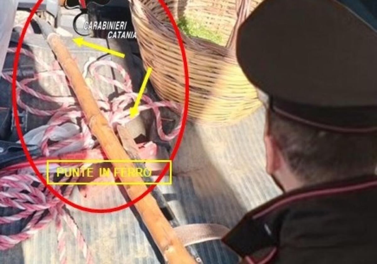 PIEDIMONETE ETNEO. CARABINIERI DENUNCIANO UN UOMO CON ARMI IMPROPRIE A BORDO DELLA SUA AUTO - 