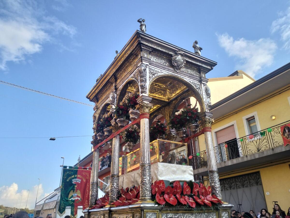SANTA LUCIA A BELPASSO: FOLLA IN FESTA PER UN AVVENIMENTO STORICO - 