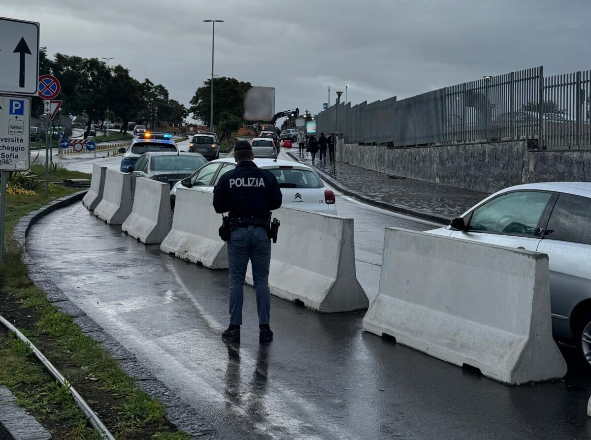 CATANIA, NUOVA OPERAZIONE CONTRO I PARCHEGGI IRREGOLARI AL PRONTO SOCCORSO, OLTRE 30 VEICOLI SANZIONATI - 
