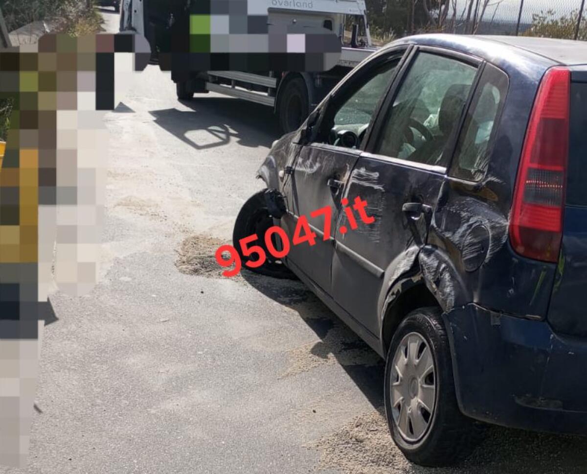 INCIDENTE A PATERNÒ: AUTO CONTRO MURETTO, FERITO IL CONDUCENTE - 